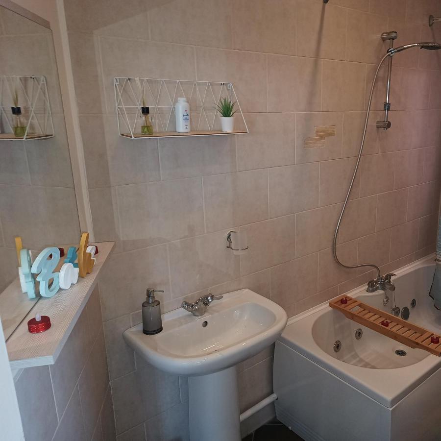 Roman Bank With Spa Bath, Terrace And Mermaid'S Teepee Skegness Extérieur photo